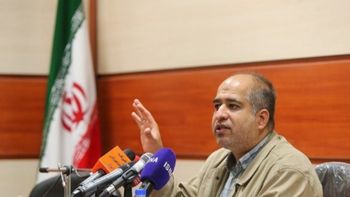 انتقاد خضریان به حقوق نجومی احمدنیا در دولت