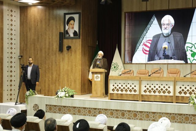 گزارشی از اختتامیه کنگره علامه میرزای نائینی گزارشی از اختتامیه کنگره علامه میرزای نائینی