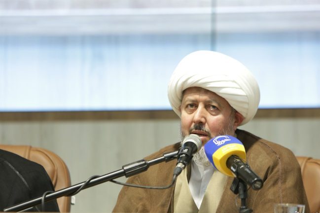 گزارشی از اختتامیه کنگره علامه میرزای نائینی گزارشی از اختتامیه کنگره علامه میرزای نائینی