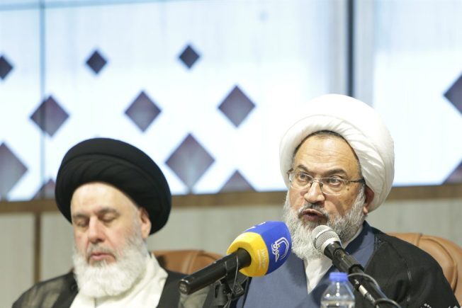 گزارشی از اختتامیه کنگره علامه میرزای نائینی گزارشی از اختتامیه کنگره علامه میرزای نائینی