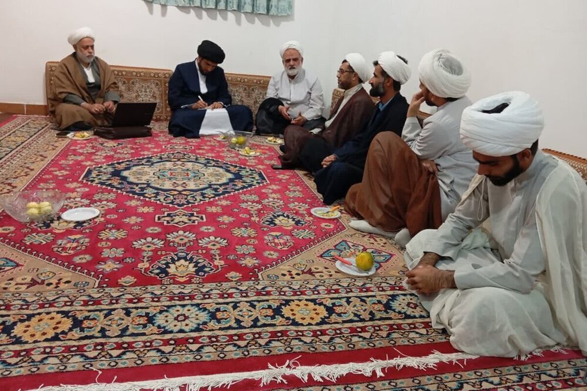 جلسه بررسی فعالیتهای تهذیبی و پژوهشی مدرسه علمیه قلعهگنج برگزار شد