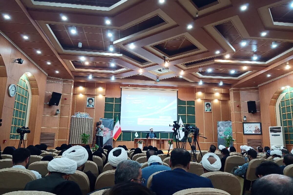 همایش ملی مدیریت تراز انقلاب اسلامی در اندیشه و سیره آیت‌الله‌ خامنه‌ای در حال برگزاری است