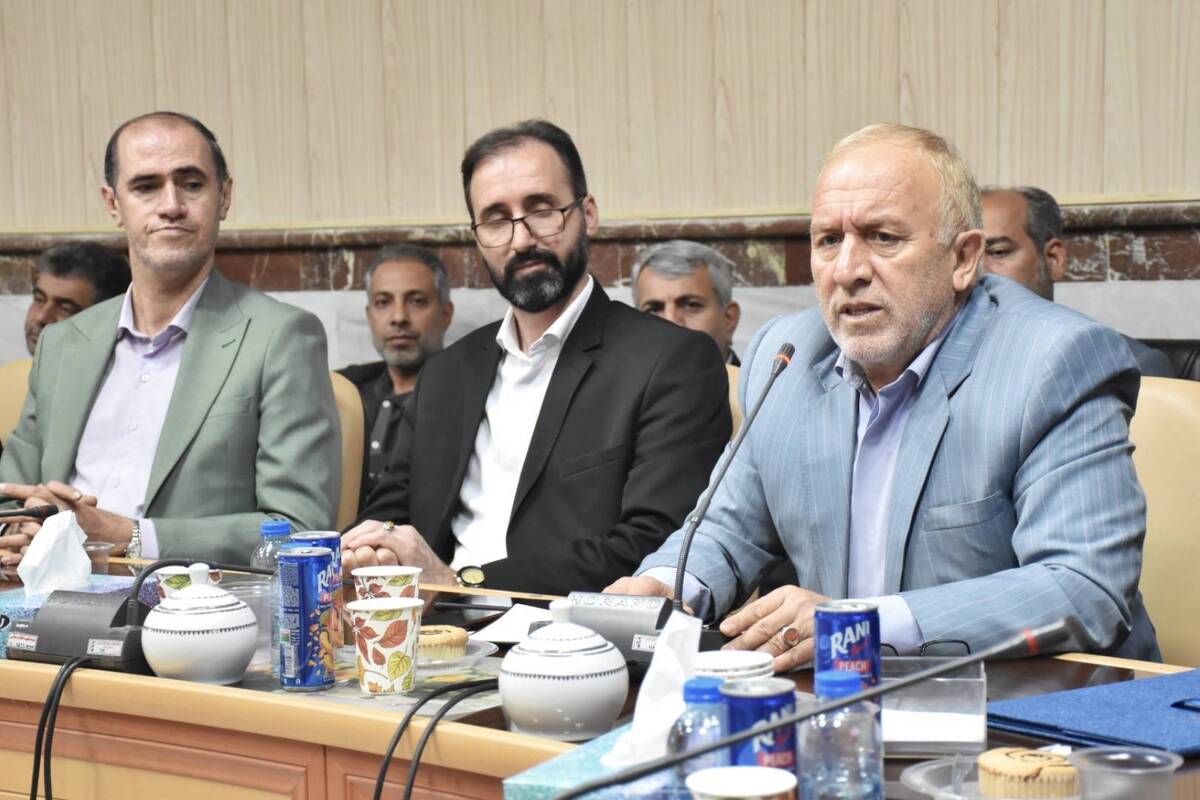 آماده خدمت صادقانه به خانوادههای شهدا و ایثارگران هستیم