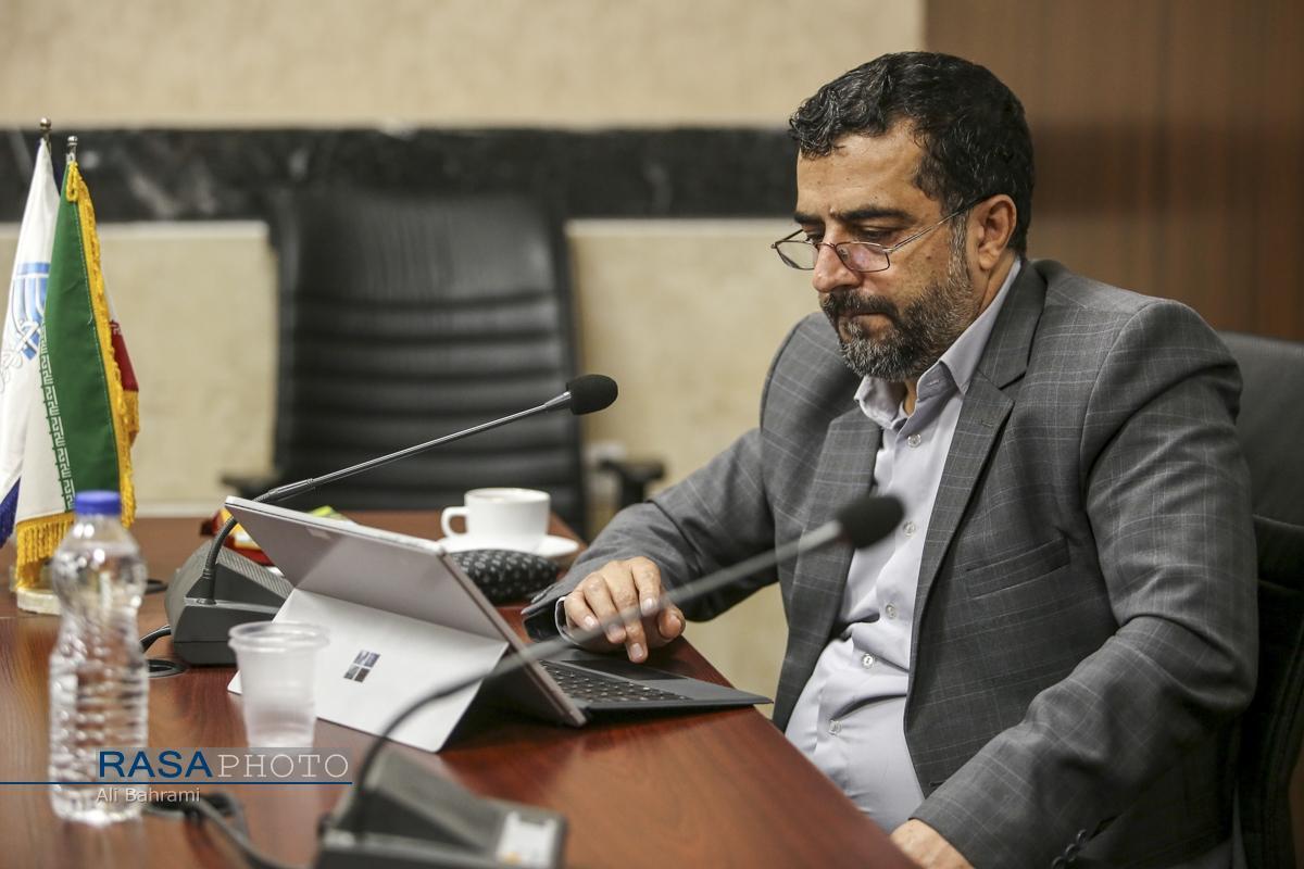 هدایت خلق پول به تولید، راه مهار نقدینگی و تورم است