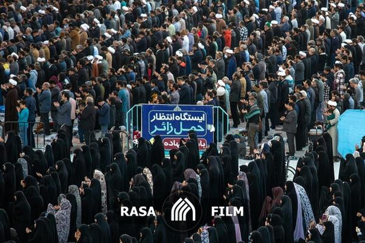 تصاویری متفاوت از اقامه نماز طلب باران در مسجد جمکران