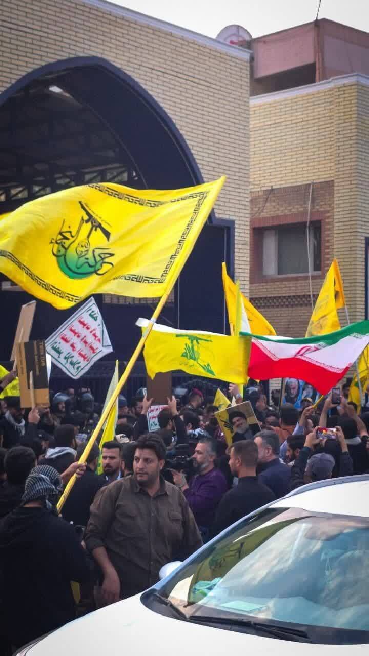 اعلام حمایت قاطع عراقیها از حزبالله و انصارالله در نجف اشرف اعلام حمایت قاطع عراقیها از حزبالله و انصارالله در نجف اشرف