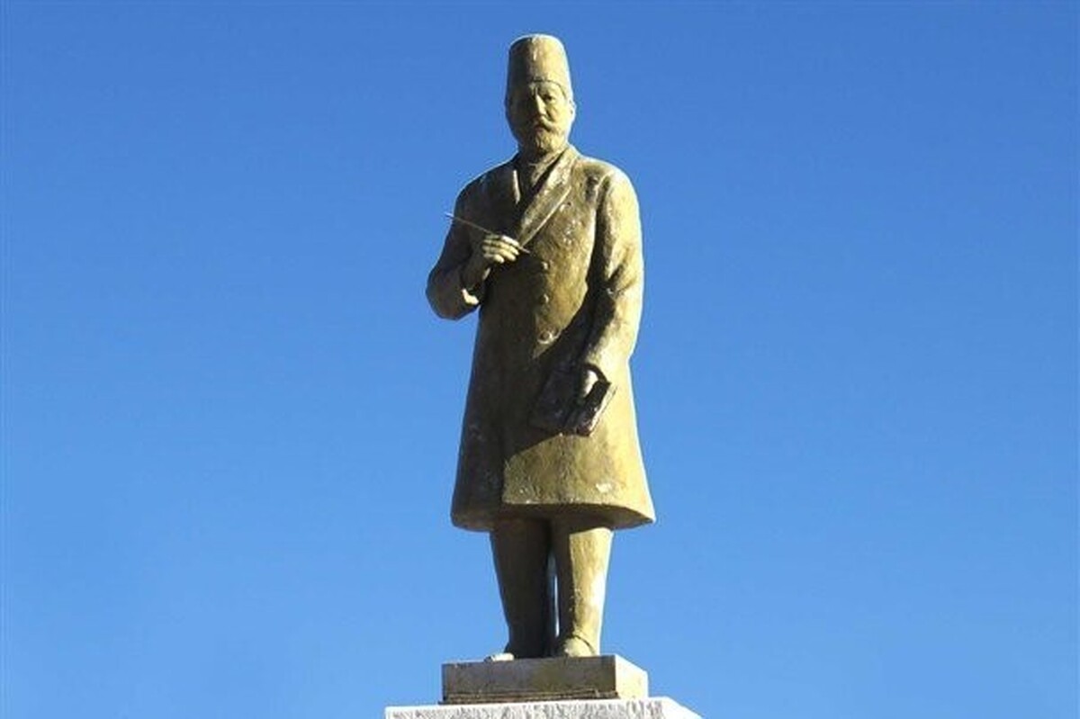 نخستین نگارنده دستور زبان فارسی؛ «میرزا حبیب دستان بِنی» مشهور به «میرزا حبیب اصفهانی»