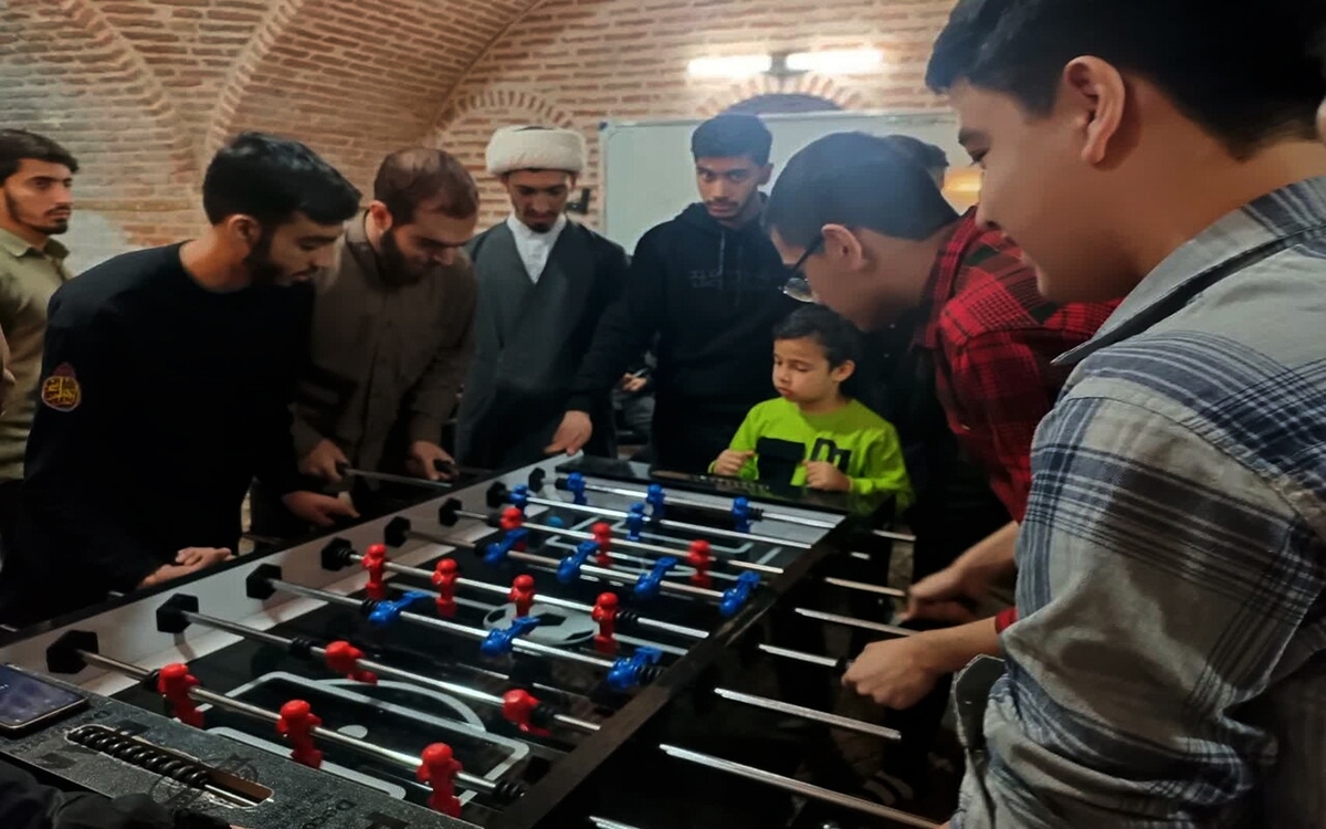 رقابت ۱۸ تیم در مسابقات فوتبال دستی طلاب بسیجی کاشان