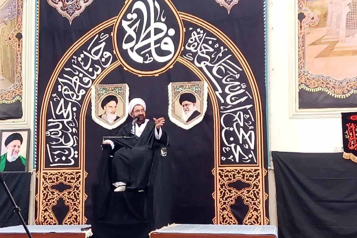 دشمن با هویت اسلامی ایران در نبرد است/ آمریکا با مذاکره به دنبال تسلیم کردن ملت‌هاست