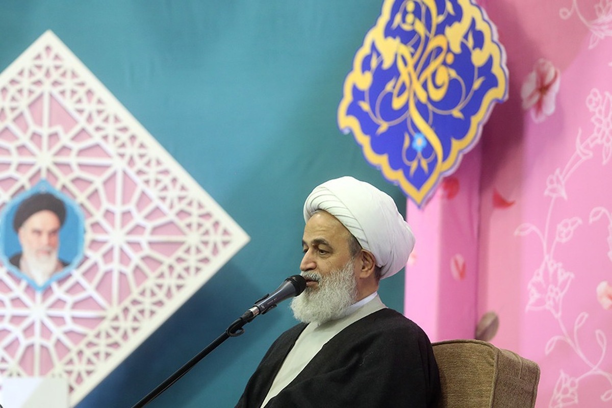 احترام به مادر، نورانیت خانه را افزایش می‌دهد