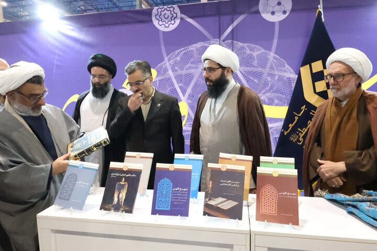 رونمایی از ۹ عنوان کتاب جدید حجت‌الاسلام ربانی بیرجندی برگزار شد