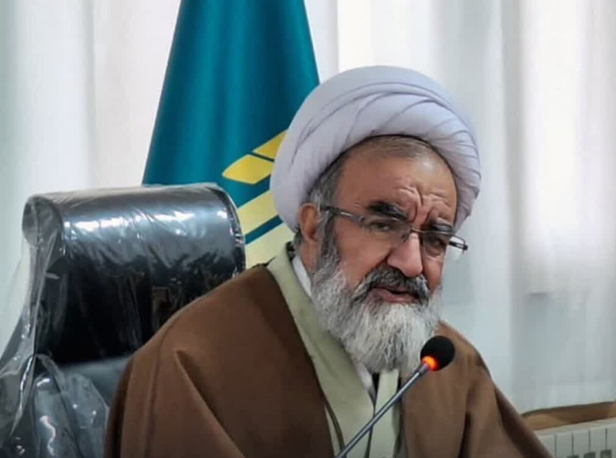 مسئولان باید الگوی عملی ترویج نماز باشند