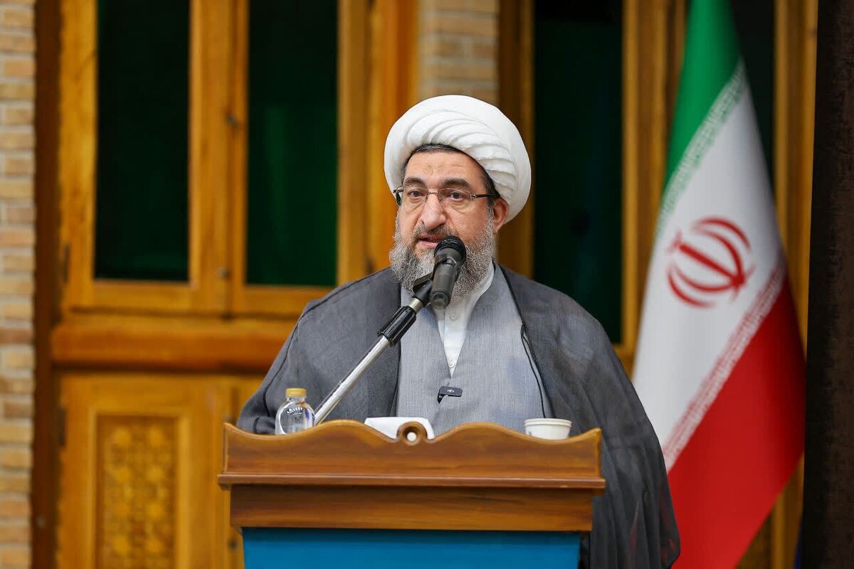 تعامل واقعی حوزه و دانشگاه راهگشای حل مسائل علوم انسانی است