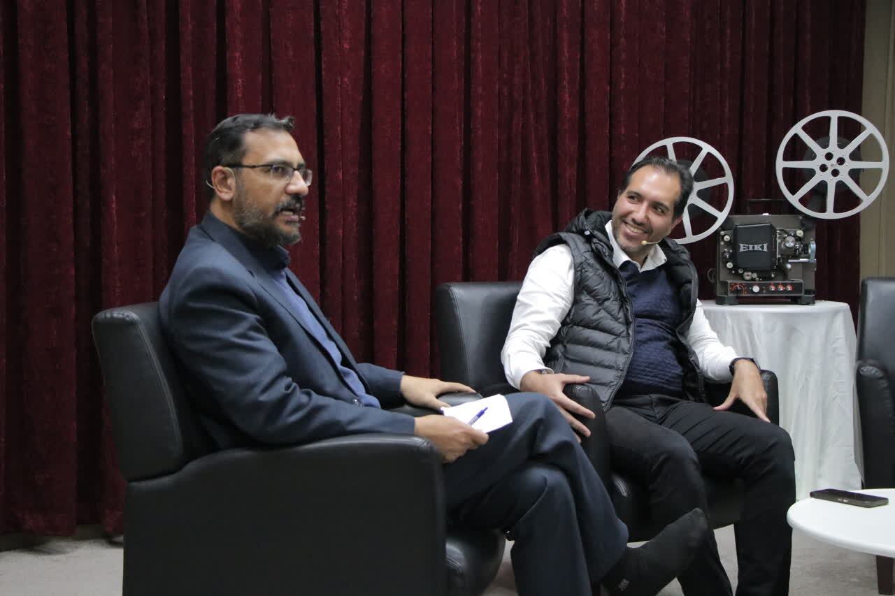 نشست تحلیلی فیلم «کُدا » بر مبنای اندیشه اسلامی برگزار شد