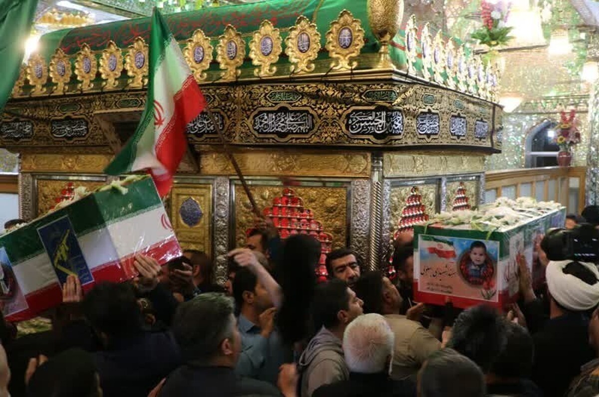 مراسم تشییع پیکر مطهر ۱۰ شهید جنگ رمضان در شیراز برگزار شد