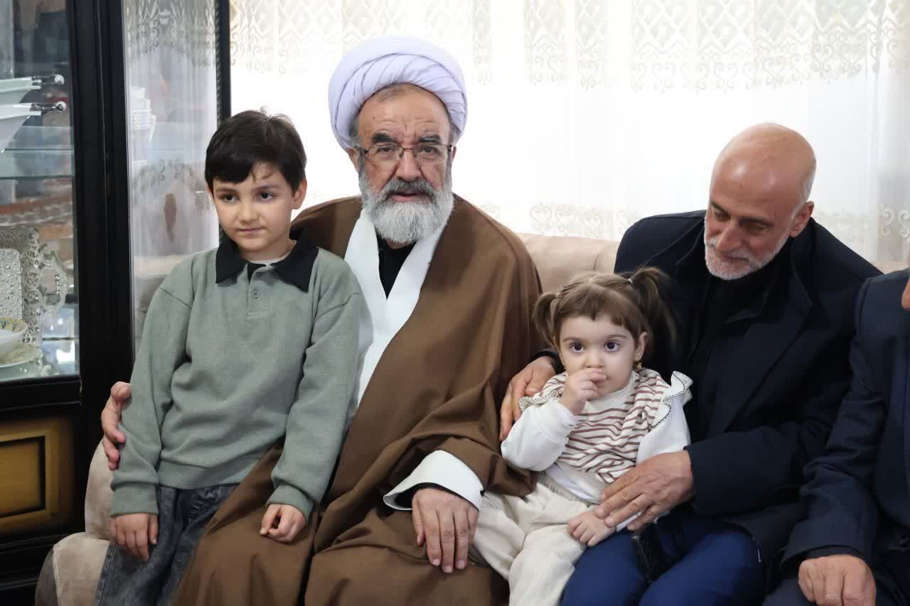 دیدار آیتالله پورمحمدی و مسئولان مرند با خانواده شهدای جنگ رمضان+ تصاویر دیدار آیتالله پورمحمدی و مسئولان مرند با خانواده شهدای جنگ رمضان+ تصاویر