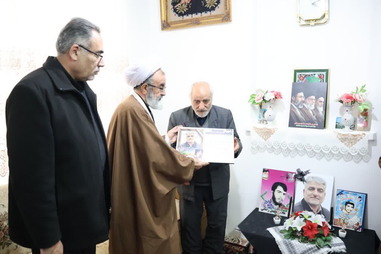دیدار آیتالله پورمحمدی و مسئولان مرند با خانواده شهدای جنگ رمضان+ تصاویر دیدار آیتالله پورمحمدی و مسئولان مرند با خانواده شهدای جنگ رمضان+ تصاویر