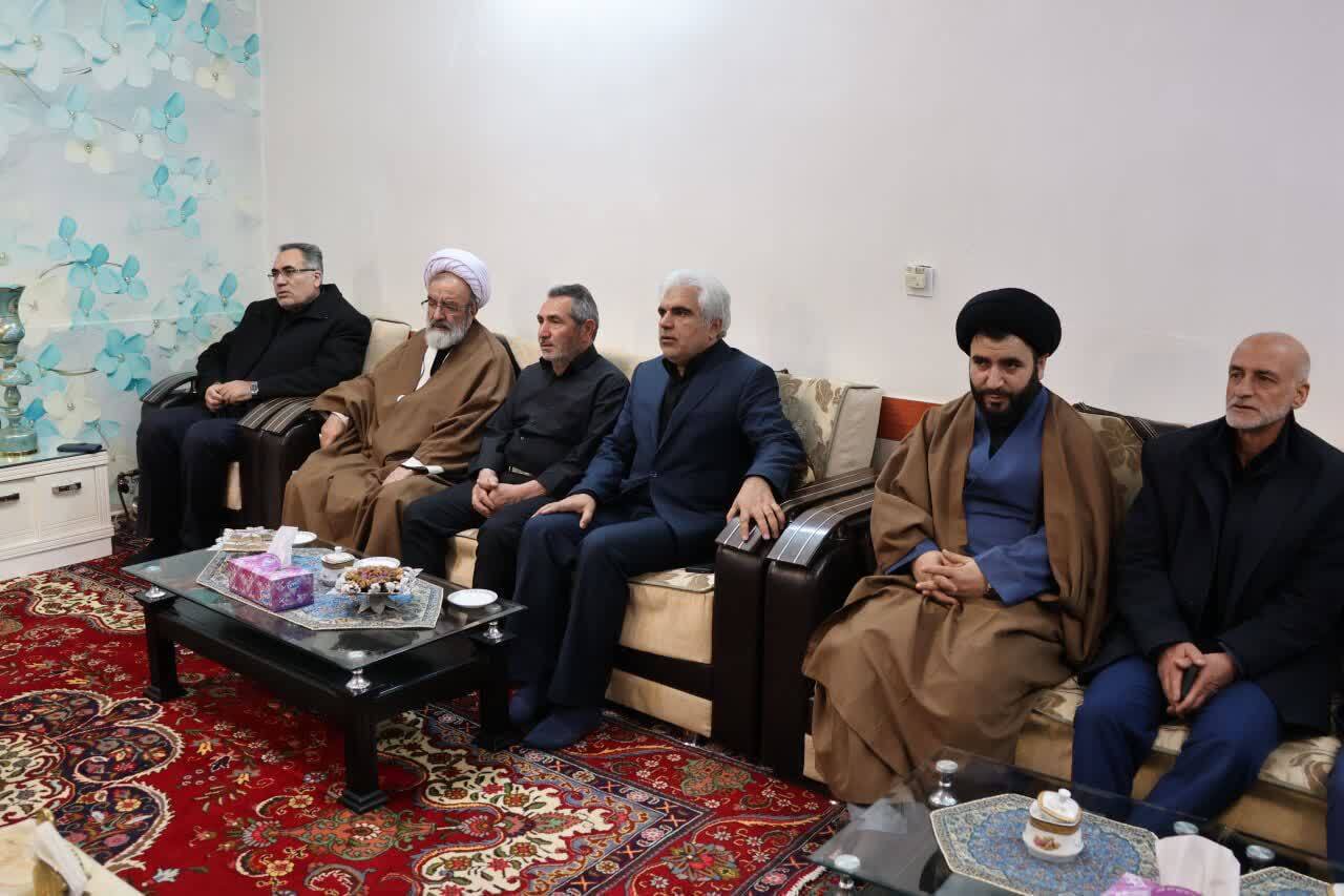 دیدار آیتالله پورمحمدی و مسئولان مرند با خانواده شهدای جنگ رمضان+ تصاویر دیدار آیتالله پورمحمدی و مسئولان مرند با خانواده شهدای جنگ رمضان+ تصاویر