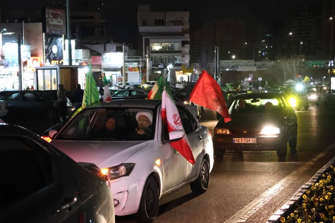 کاروان خودرویی سازمان بسیج طلاب و روحانیون سپاه عاشورا در خیابان‌های تبریز به حرکت درآمد