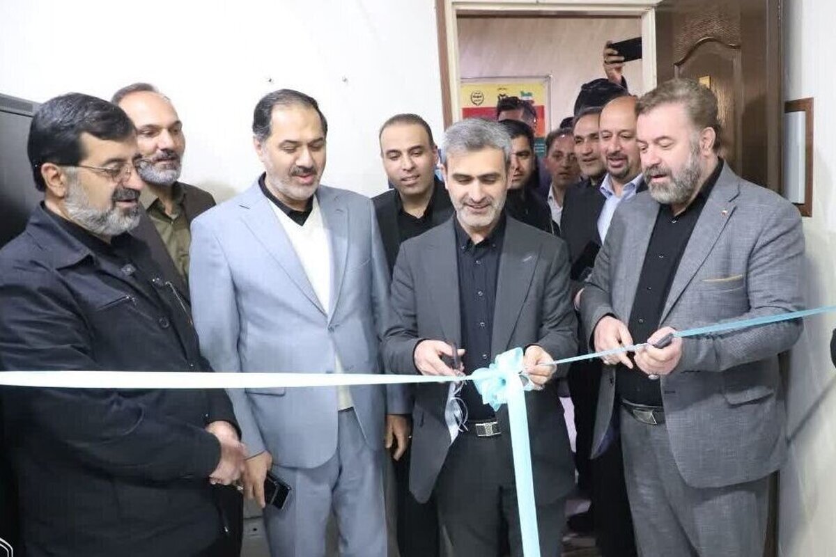 نخستین نیروگاه خورشیدی هیبریدی ۴۰ کیلوواتی در قم افتتاح شد