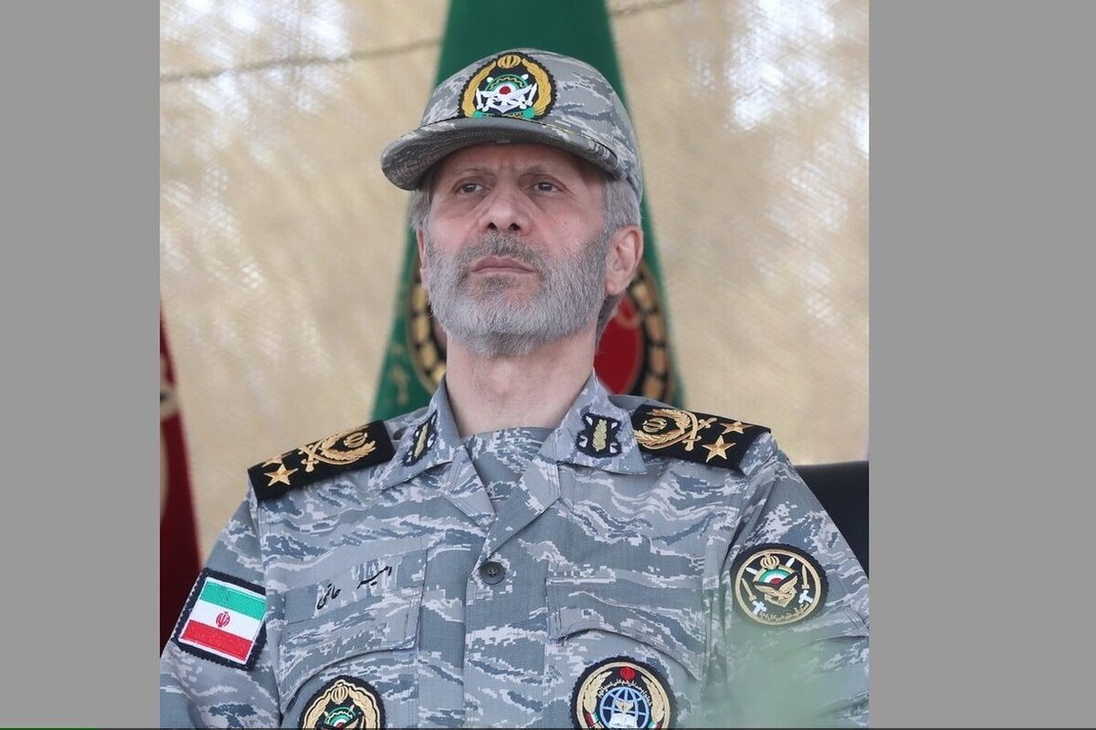 قدردانی فرمانده کل ارتش از مراجع تقلید و آحاد مردم در آیین وداع و تشییع شهید سپهبد موسوی