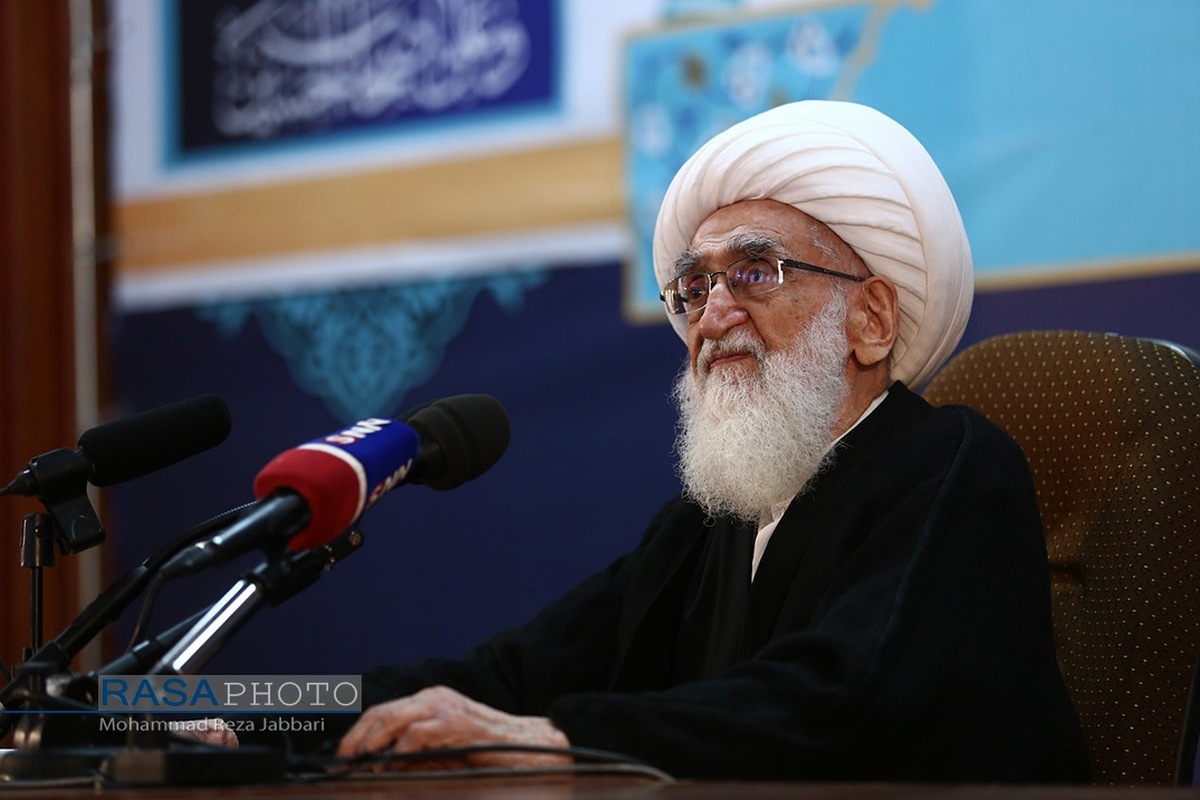 هر کسی بخواهد وحدت ملت ایران را هدف قرار دهد، در زمین دشمن است