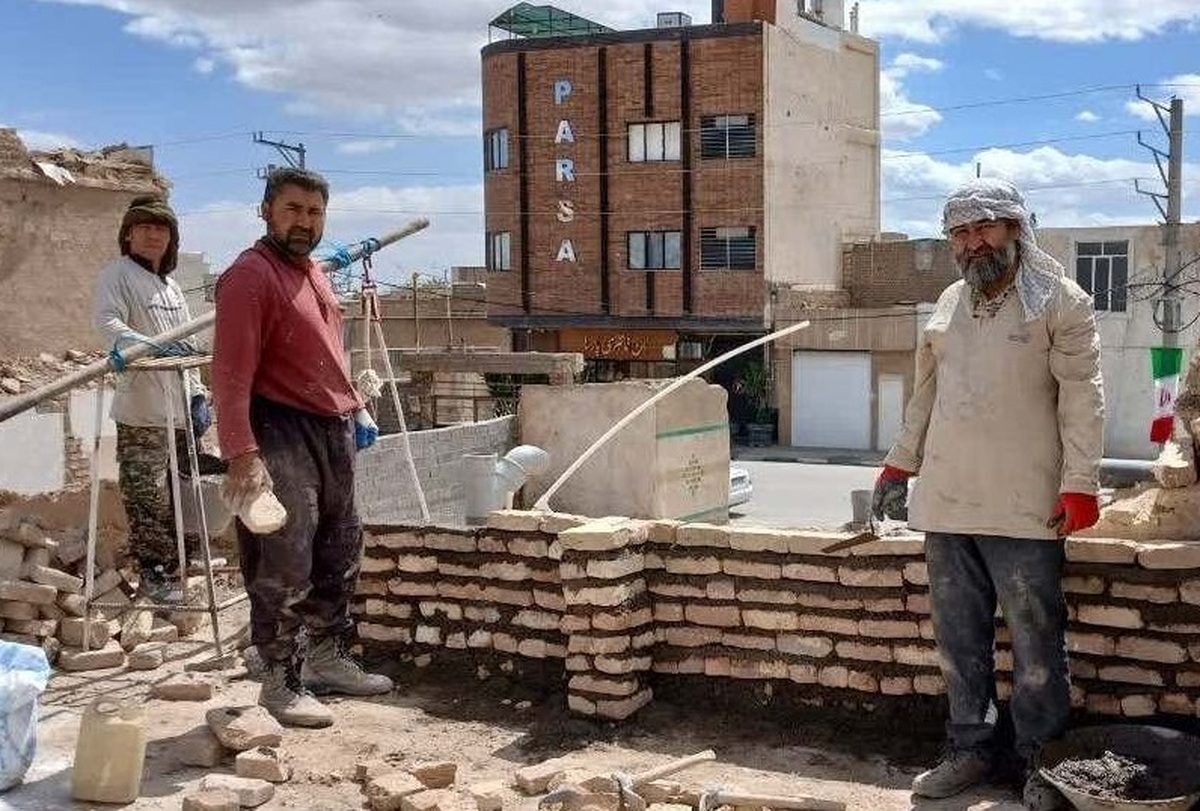فعالیت‌های جهادی مهاجرین افغانستانی در بازسازی مناطق آسیب‌دیده قم