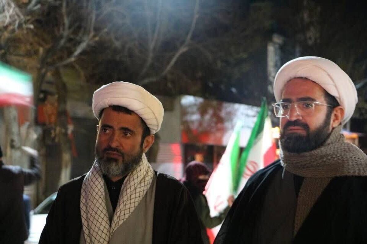 میدان‌داری روحانیون در اجتماعات مردمی جنگ تحمیلی سوم+ عکس