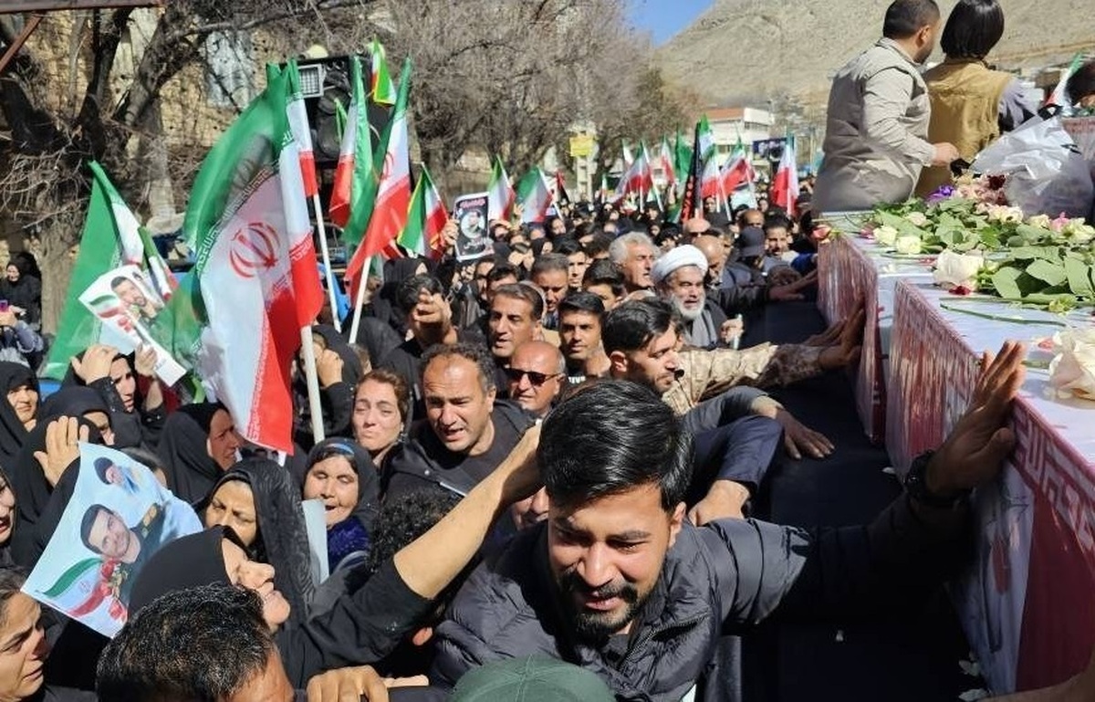 تشییع پیکر مطهر 6 شهید اقتدار میهن در سپیدان