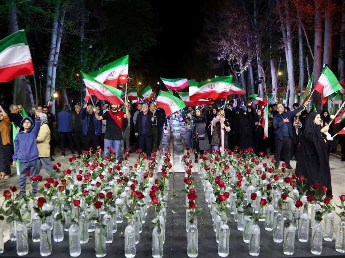 پاتوق مردم و هنرمندان برای ایران