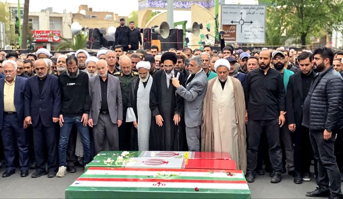 وداع و تشییع باشکوه کاشانی‌ها با سخنگوی سپاه + عکس