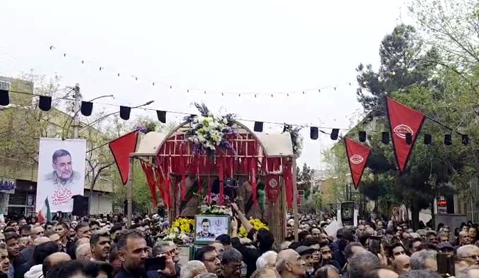 وداع و تشییع باشکوه کاشانی‌ها با سخنگوی سپاه + عکس