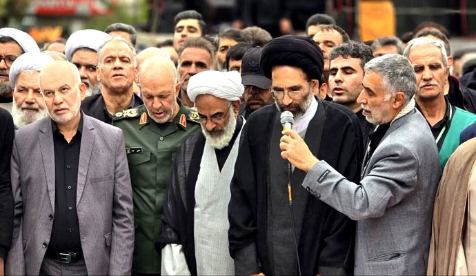 وداع و تشییع باشکوه کاشانی‌ها با سخنگوی سپاه + عکس