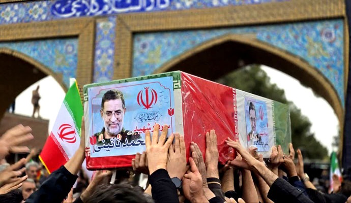 وداع و تشییع باشکوه کاشانی‌ها با سخنگوی سپاه + عکس