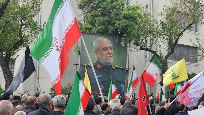 مراسم باشکوه تشییع پیکر مطهر سردار خادمی در شیراز