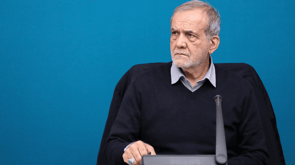پیام تسلیت سران قوا و مسئولان نظام در پی شهادت دکتر خرازی/ تشییع پیکر شهید خرازی بر روی دستان نمازگزارن نماز جمعه تهران