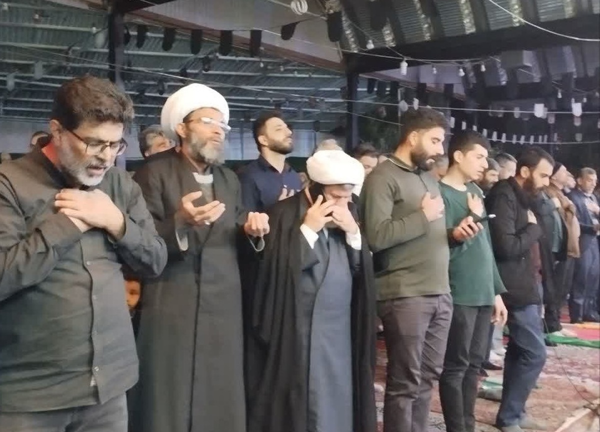 اقامه نماز استغاثه به امام زمان با حضور مبلغین حوزه علمیه فارس