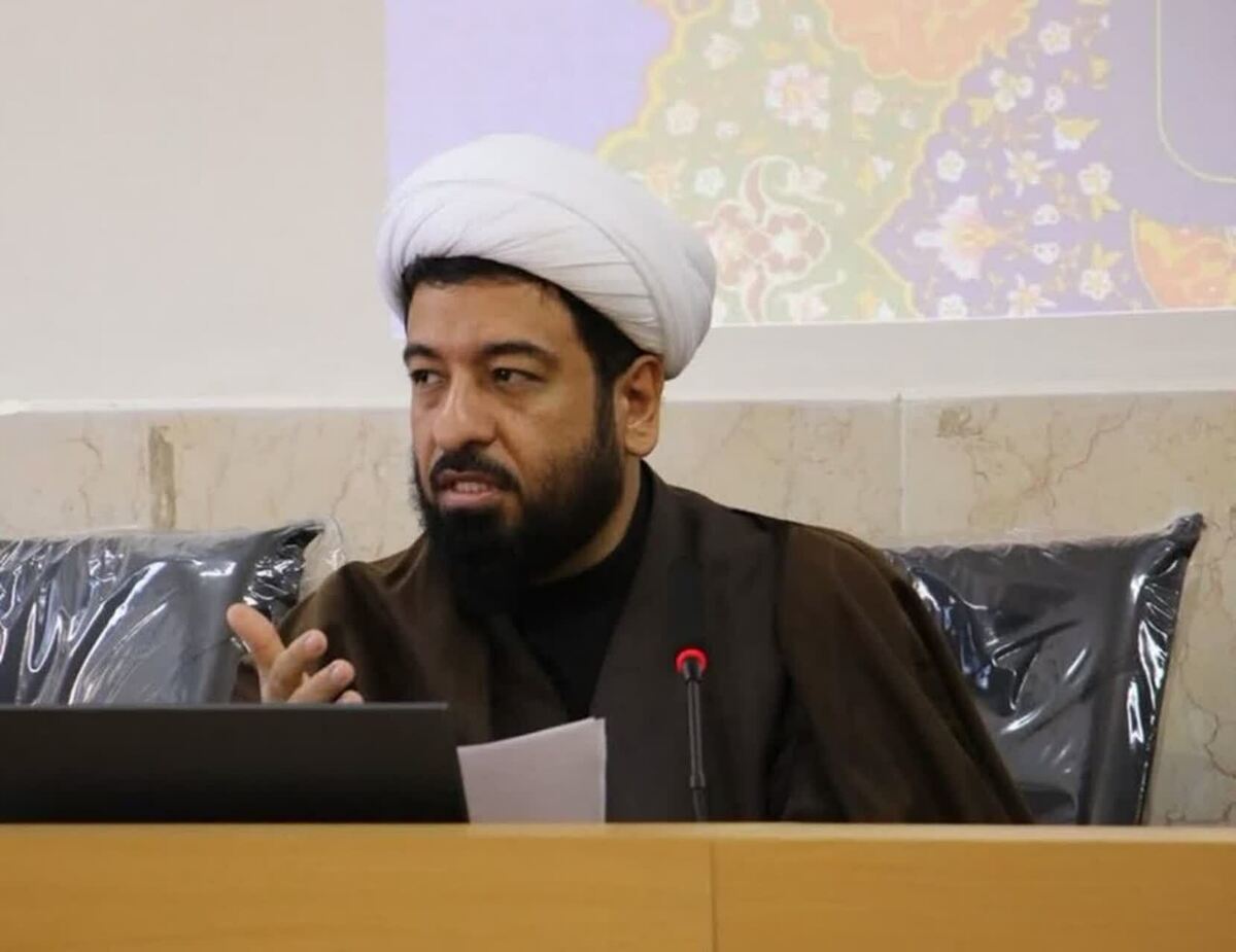 آزمون و تکریم طلاب حافظ قرآن و اساتید حفظ قرآن کریم در حوزه علمیه اصفهان برگزار شد