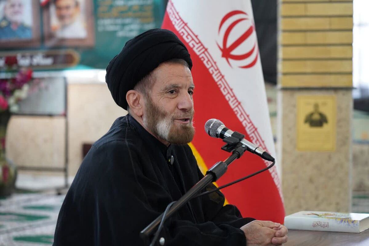 پیشکسوتان ایثار و جهاد الگوی نسل امروز هستند