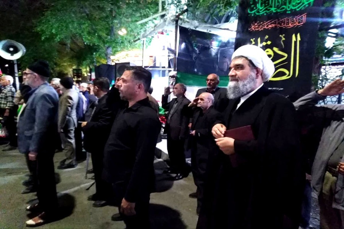 حضور ملت ایران در صحنه مانع از حضور دشمن است