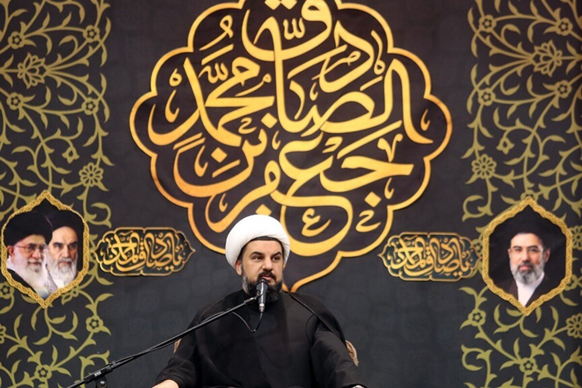 بصیرت و آگاهی، رمز توفیق در پیروی از امام و ولی است