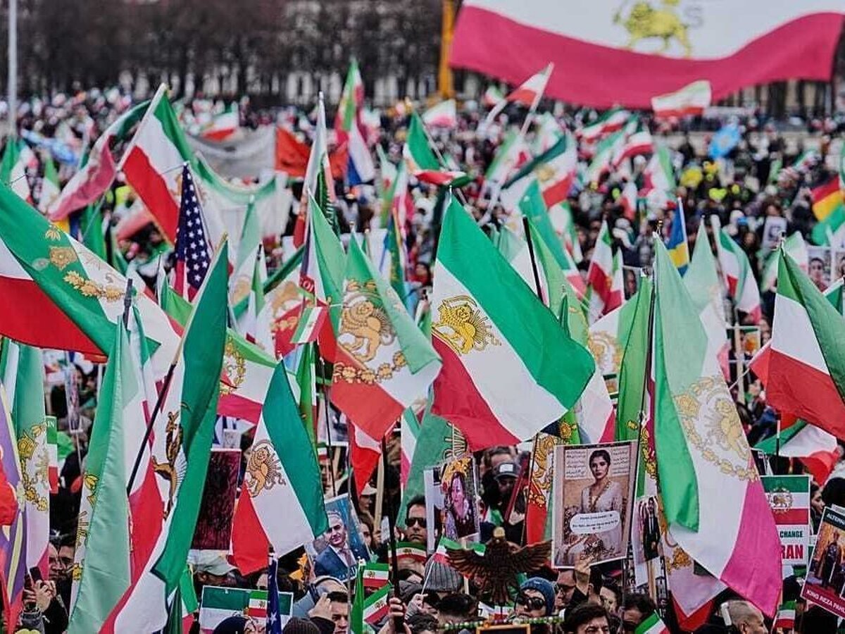 صابون «مارپیچ سکوت» سلطنت‌طلبان به تن خبرنگار بی‌بی‌سی فارسی خورد
