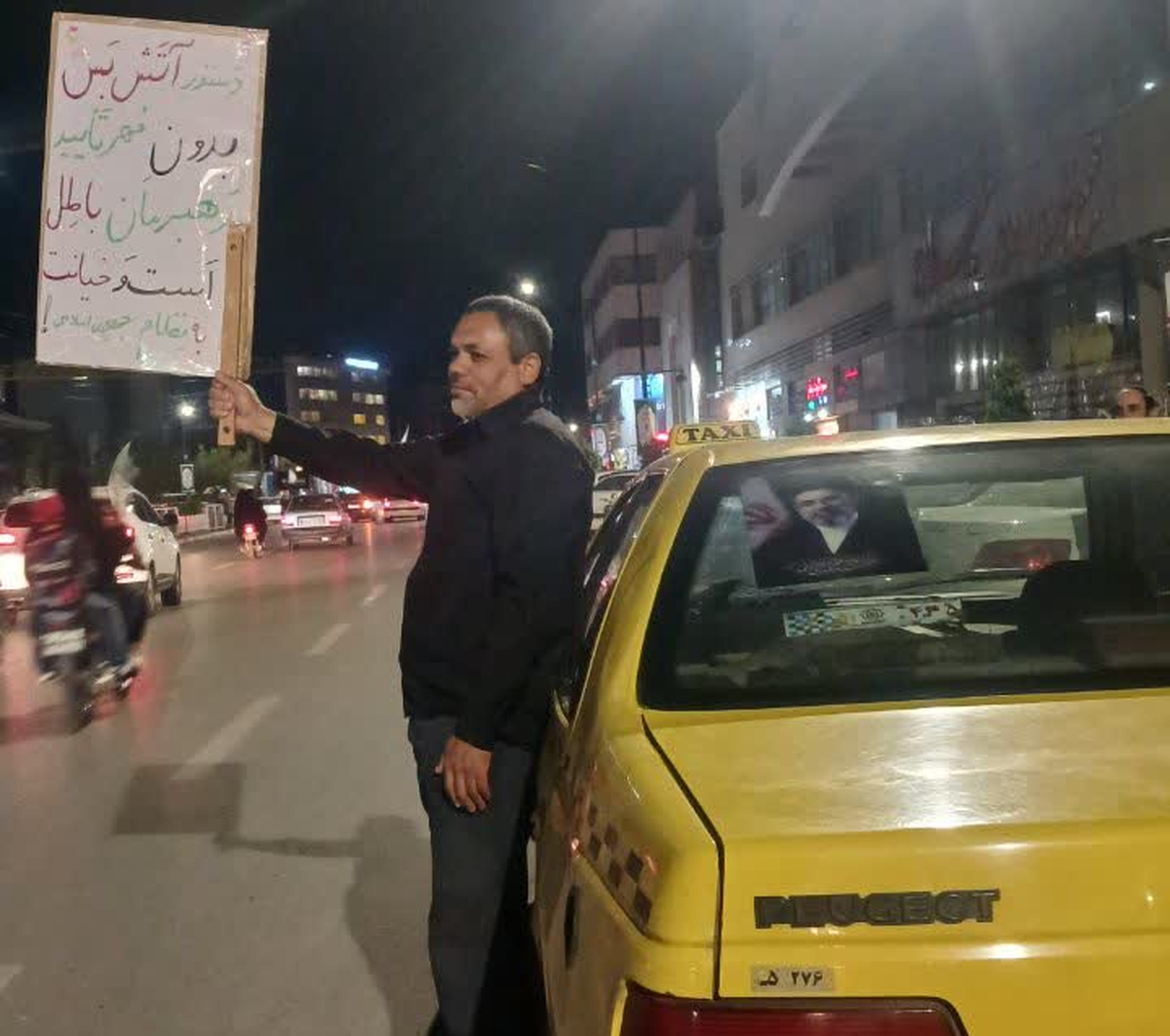 پای کار انقلاب از راننده تاکسی تا اسنپ موتوری