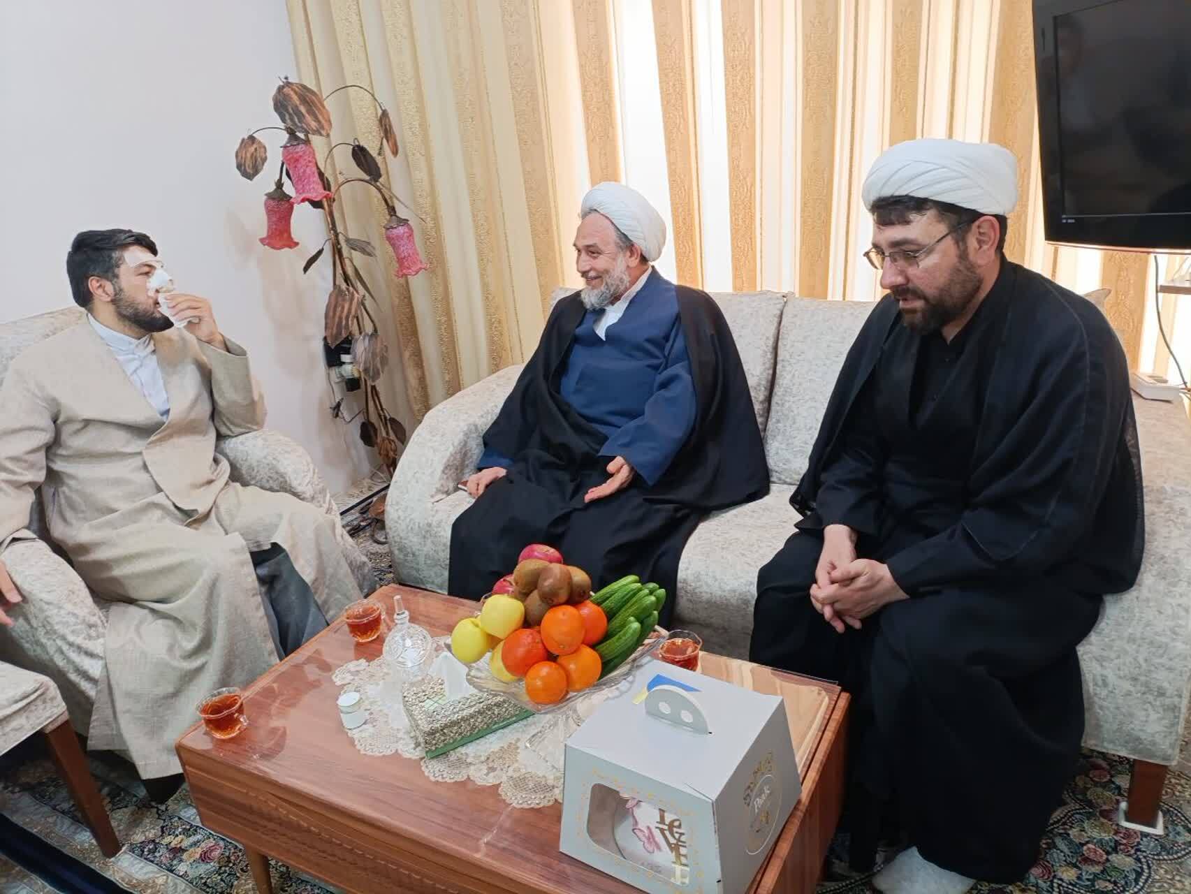 دیدار مسئول بسیج طلاب با مجروح جنگ رمضان و خانواده شهید محدث‌نیا+ تصاویر