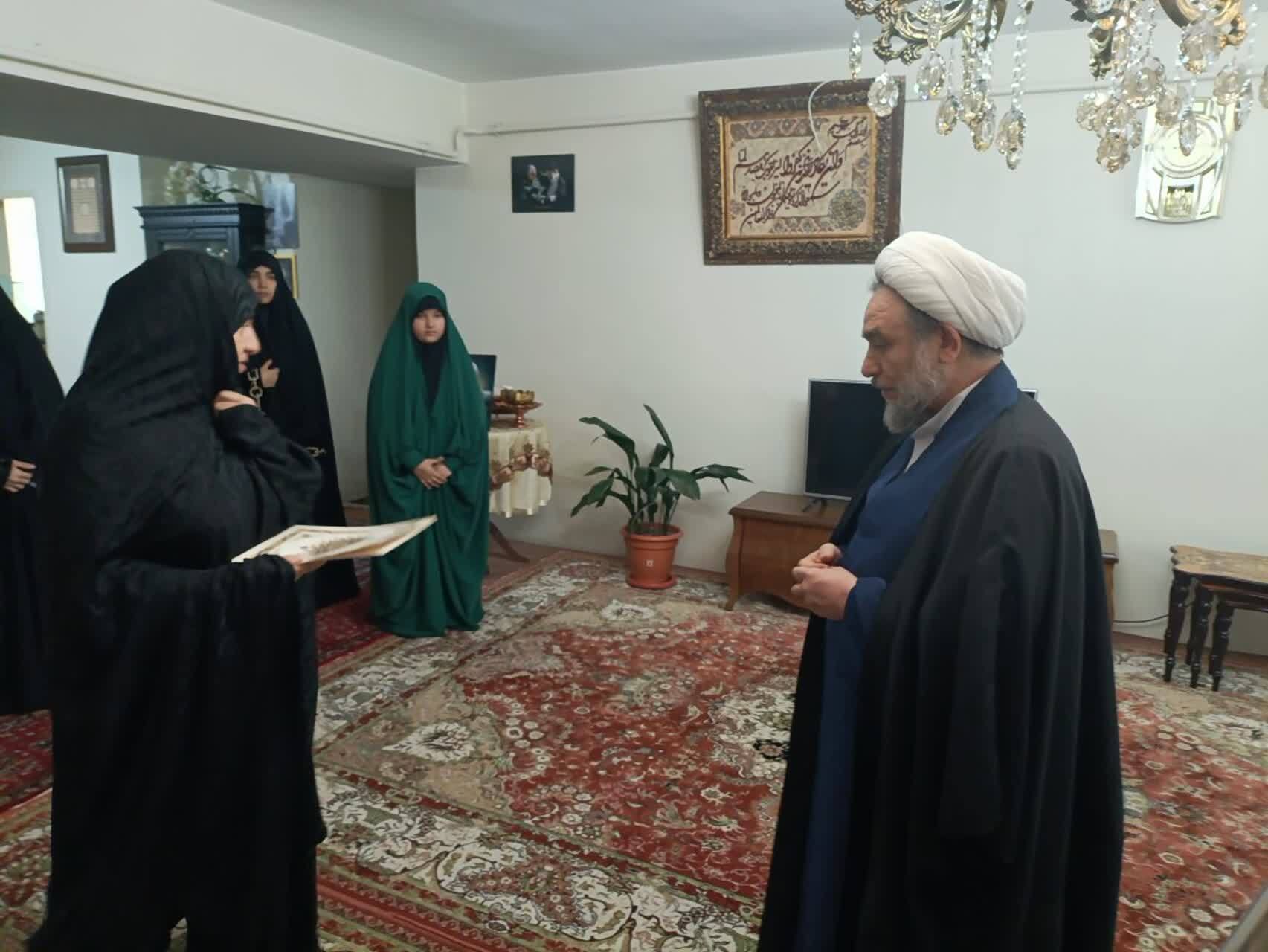 دیدار مسئول بسیج طلاب با مجروح جنگ رمضان و خانواده شهید محدث‌نیا+ تصاویر