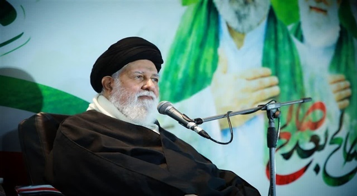 هیچ عقب‌نشینی در تنگه هرمز رخ نداده است