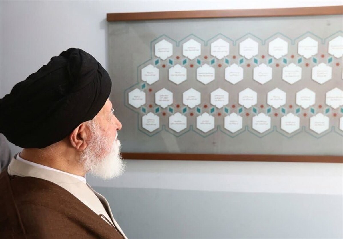 بازدید امام جمعه مشهد از منزل رهبر شهید