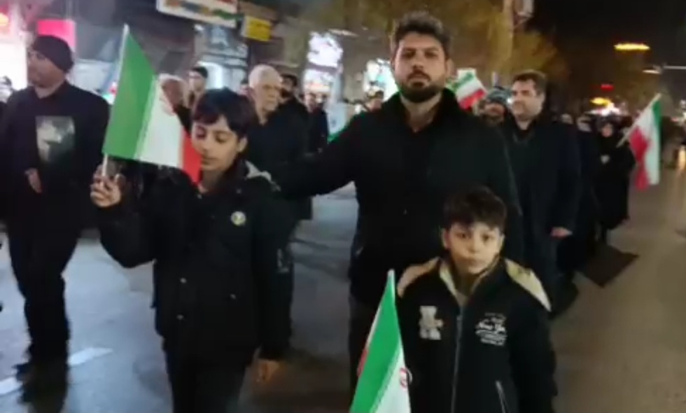 اجتماع پرشور آلانقی‌های مقیم قم در حمایت از انقلاب و بیعت با رهبری+ فیلم
