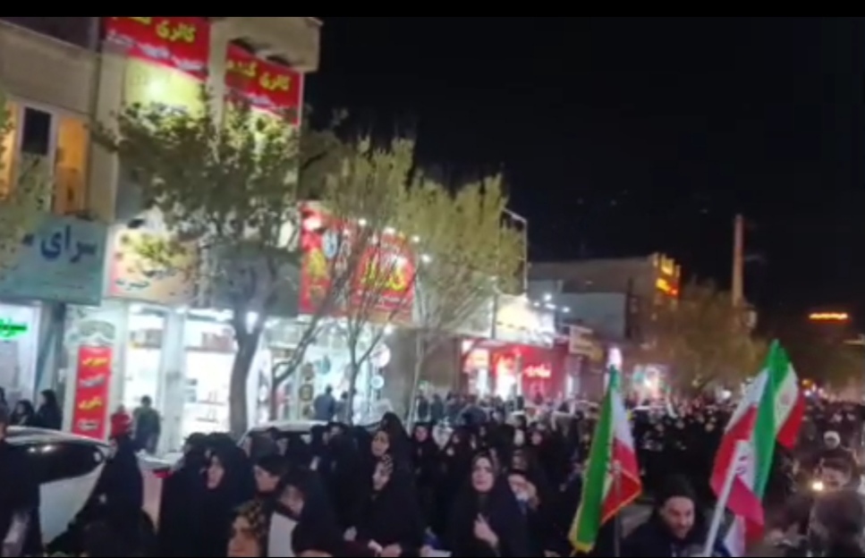 اجتماع پرشور آلانقی‌های مقیم قم در حمایت از انقلاب و بیعت با رهبری+ فیلم