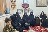 دیدار نوروزی مدیر جامعه‌الزهرا با خانواده شهید مدافع حرم محمدحسین قلعه نوعی